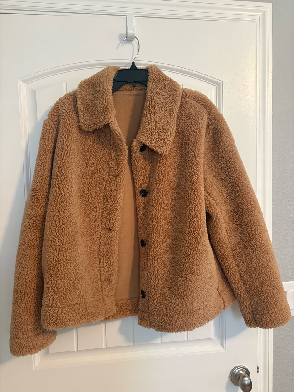 Women’s Uniqlo Caramel Colored Teddy Coat Size Large EUC